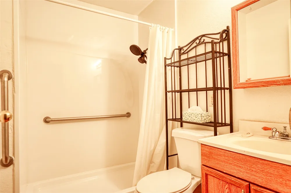 808 Wright Avenue Kerens, TX 75144