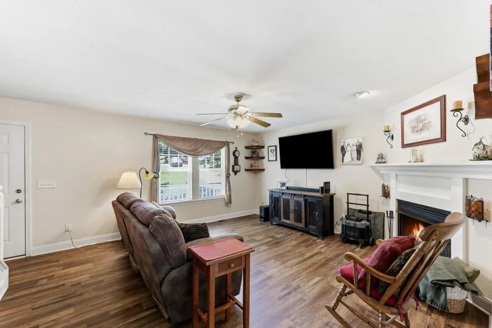 188 Seaborn Drive Cleveland, GA 30528