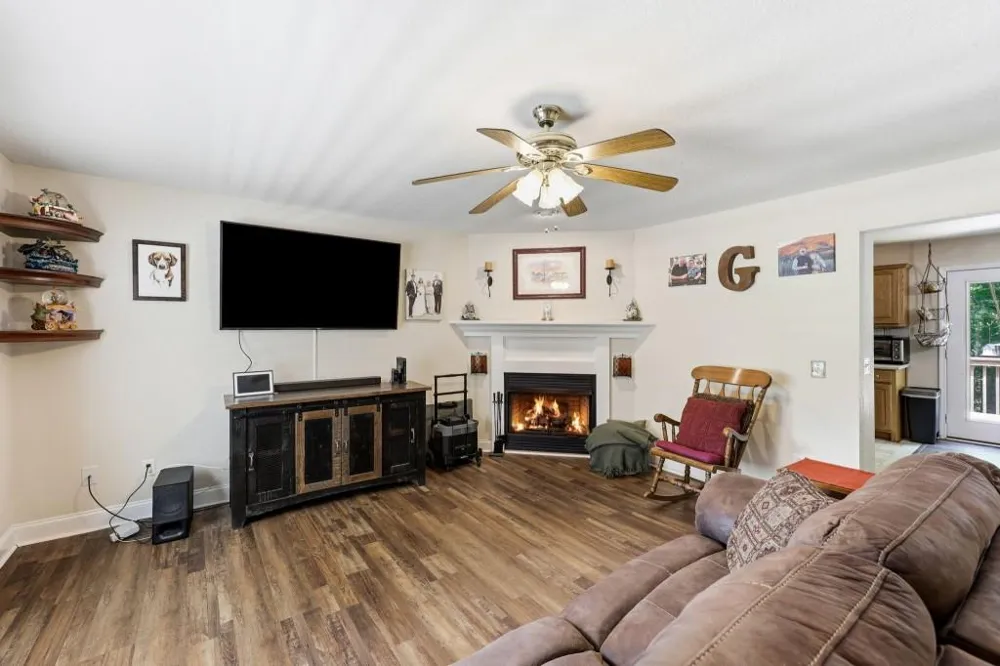 188 Seaborn Drive Cleveland, GA 30528