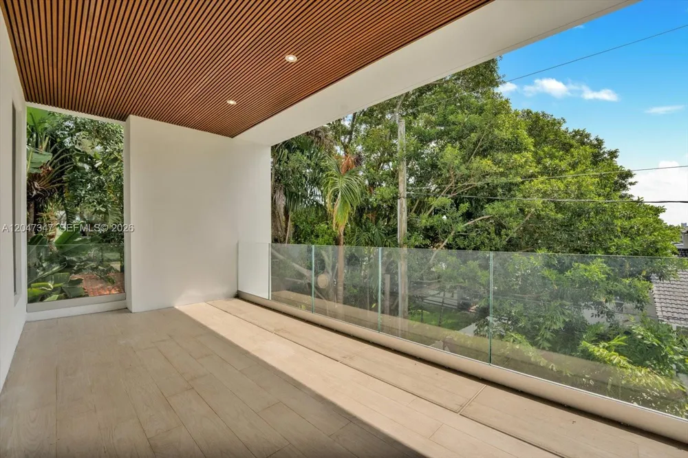 7701 Coquina Drive North Bay Village, FL 33141