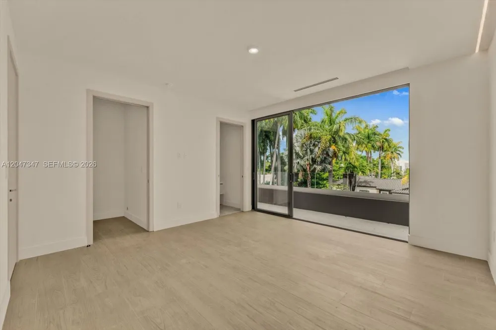 7701 Coquina Drive North Bay Village, FL 33141