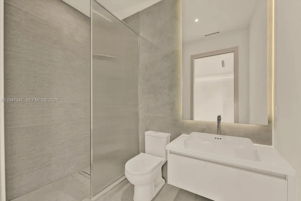 7701 Coquina Drive North Bay Village, FL 33141