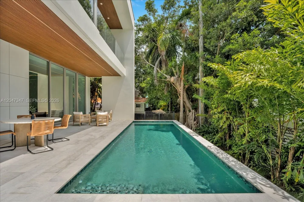 7701 Coquina Drive North Bay Village, FL 33141