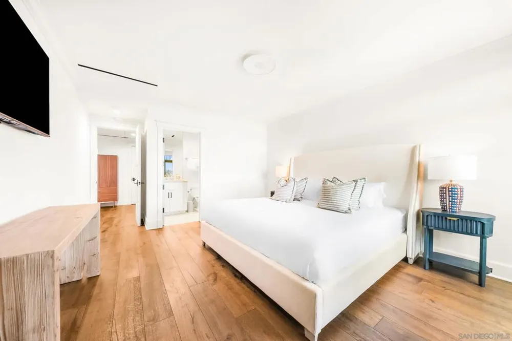 1245 Coast La Jolla, CA 92037