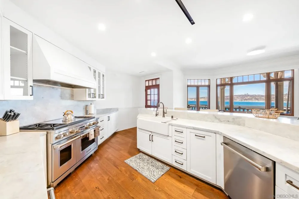 1245 Coast La Jolla, CA 92037
