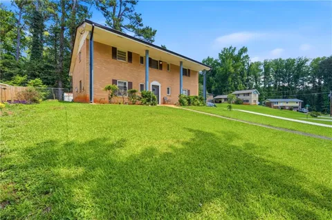 1020 Cedar Circle