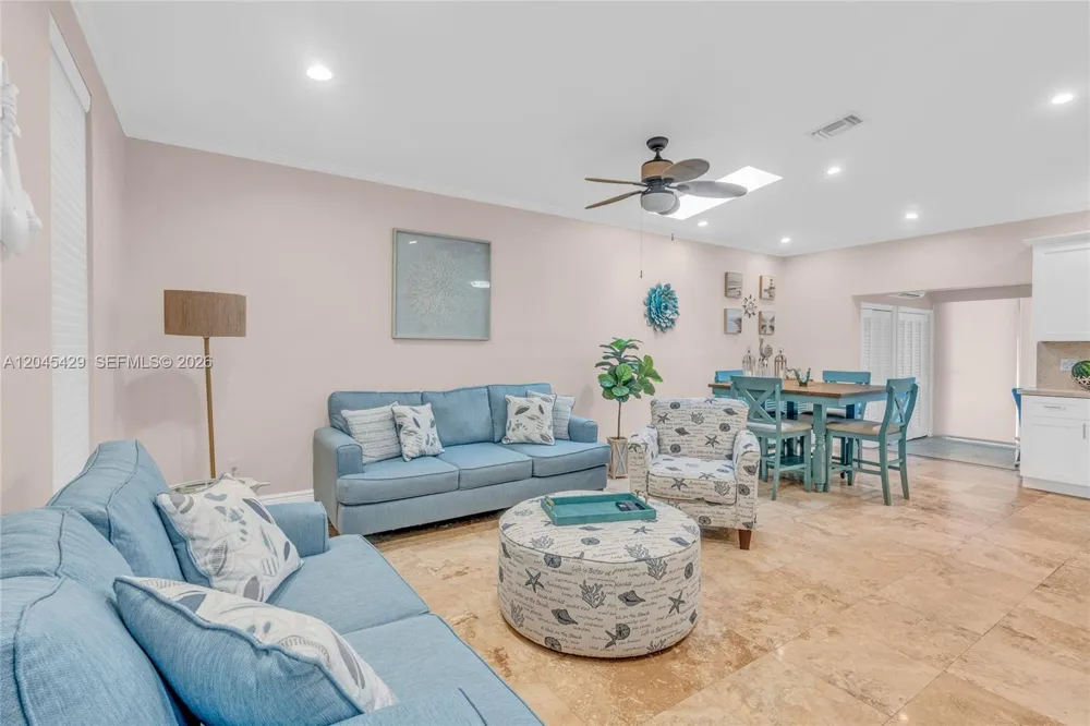 27 Blue Runner St Key Largo, FL 33037