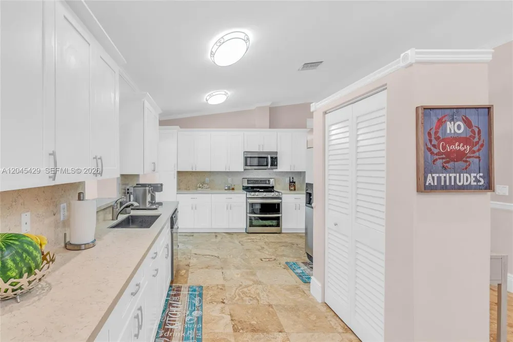 27 Blue Runner St Key Largo, FL 33037