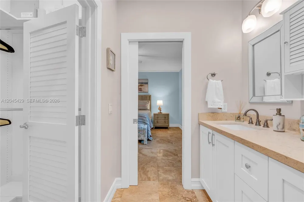 27 Blue Runner St Key Largo, FL 33037