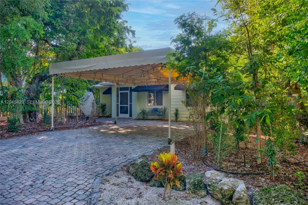 27 Blue Runner St Key Largo, FL 33037