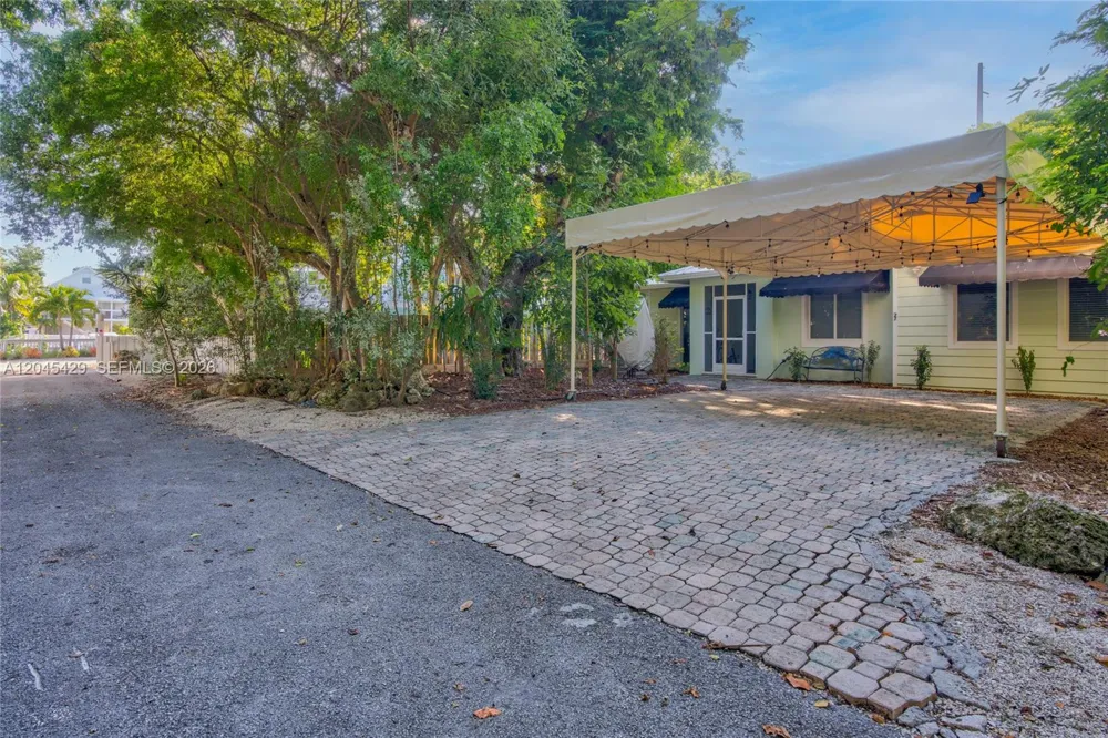 27 Blue Runner St Key Largo, FL 33037