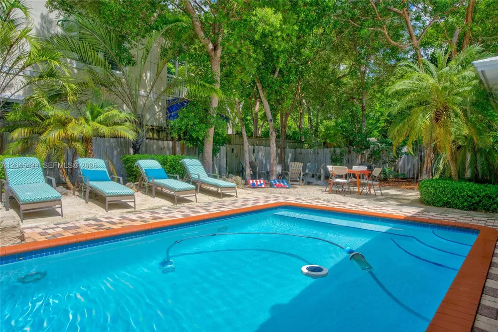 27 Blue Runner St Key Largo, FL 33037