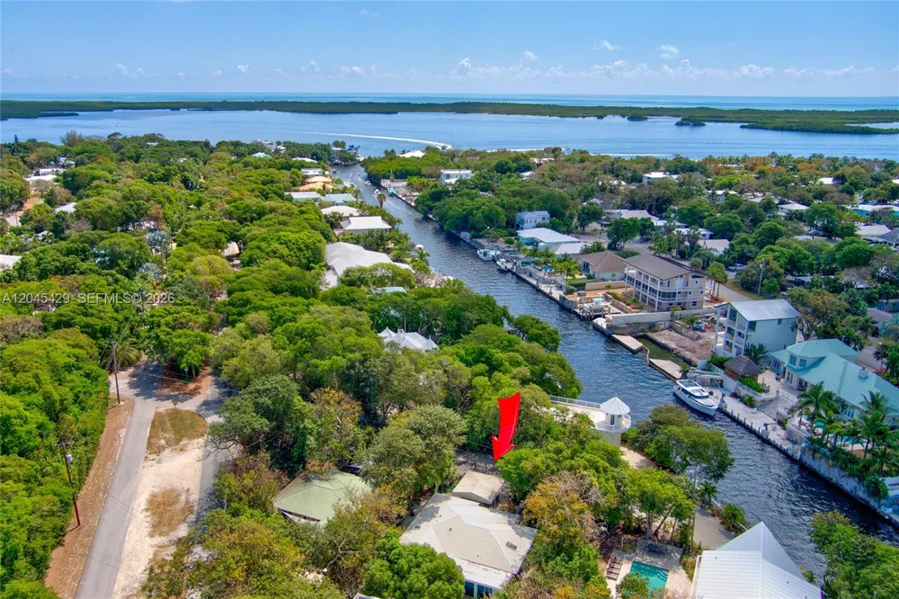 27 Blue Runner St Key Largo, FL 33037