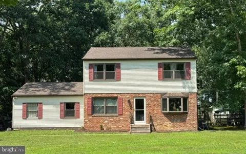 23 SHAWNEE TRAIL