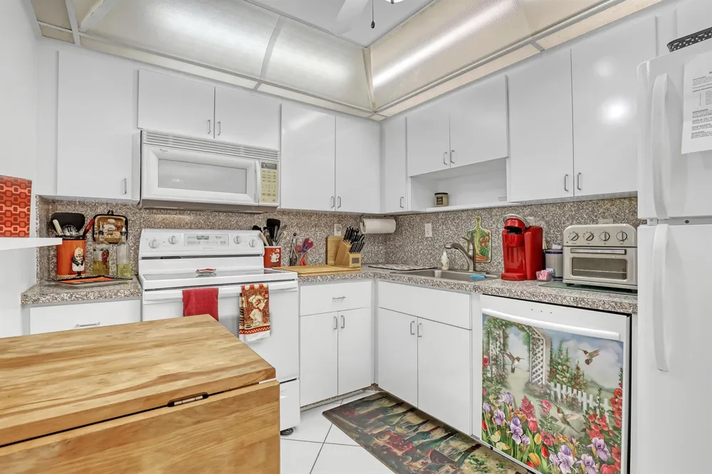 3221 S Ocean Boulevard #1003 Highland Beach, FL 33487