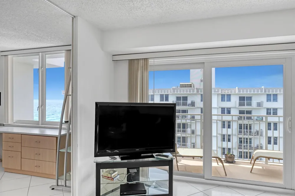 3221 S Ocean Boulevard #1003 Highland Beach, FL 33487