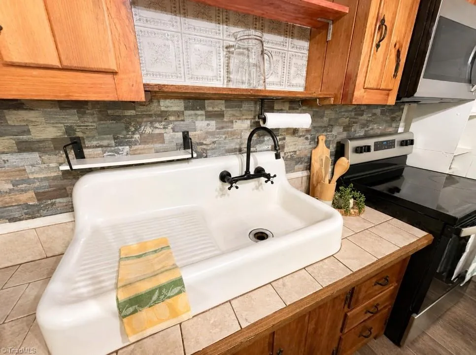 54 WagonWheel Way Sparta, NC 28675