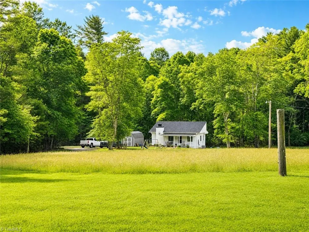 54 WagonWheel Way Sparta, NC 28675