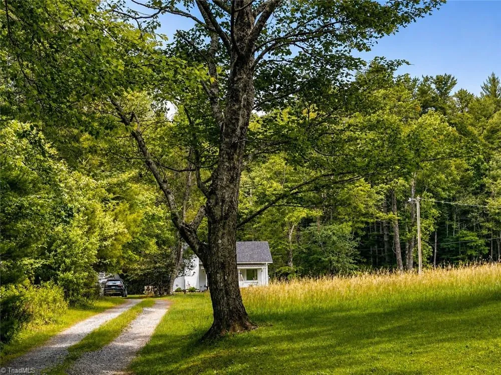 54 WagonWheel Way Sparta, NC 28675