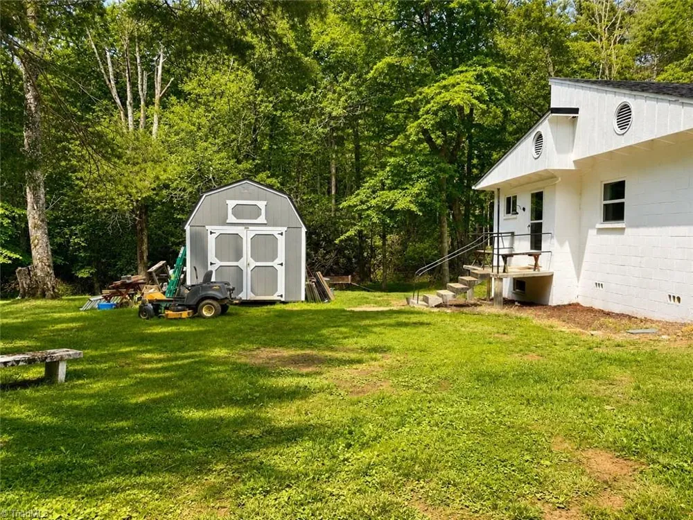54 WagonWheel Way Sparta, NC 28675