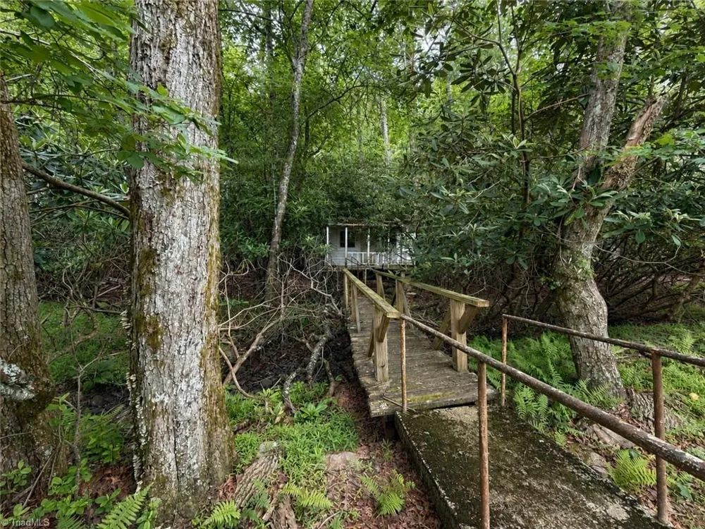 54 WagonWheel Way Sparta, NC 28675