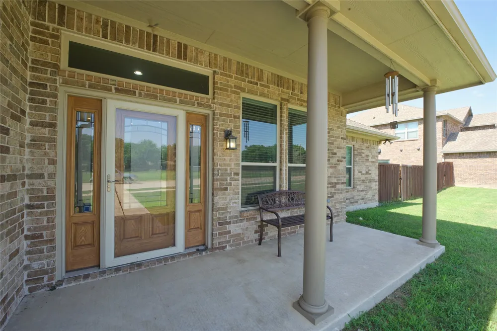 318 E 4th Street Lindsay, TX 76250