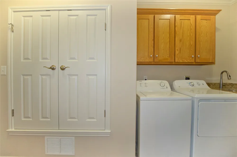 318 E 4th Street Lindsay, TX 76250