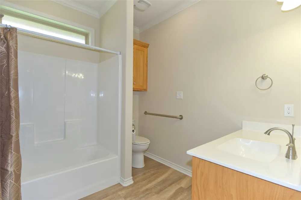318 E 4th Street Lindsay, TX 76250