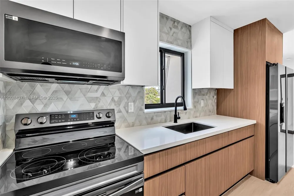 1924 NE 26th St #4 Wilton Manors, FL 33305