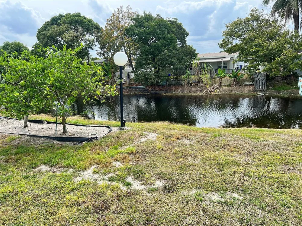 4141 NW 44th Avenue #116 Lauderdale Lakes, FL 33319