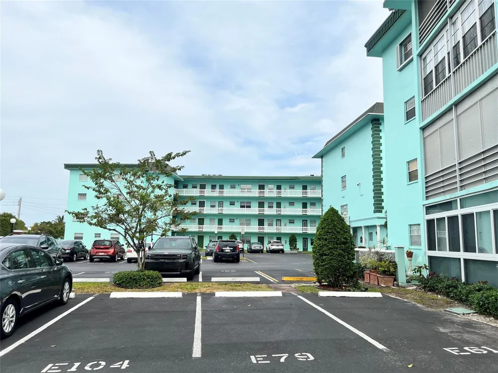 4141 NW 44th Avenue #116 Lauderdale Lakes, FL 33319