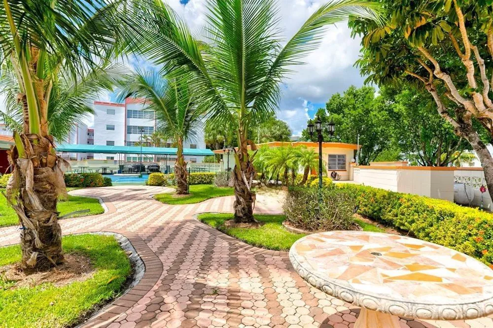 4141 NW 44th Avenue #116 Lauderdale Lakes, FL 33319