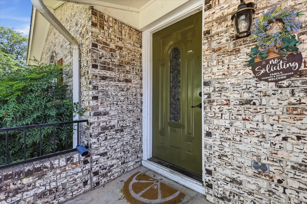 6609 Emily Drive Watauga, TX 76148