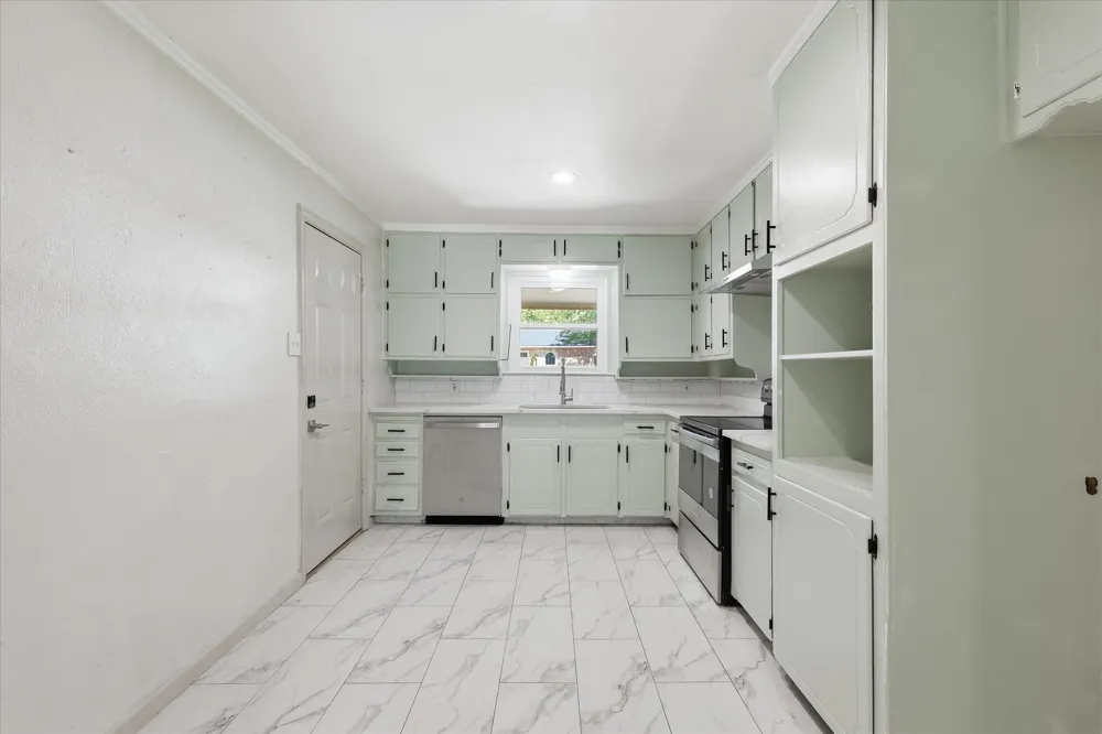 6609 Emily Drive Watauga, TX 76148