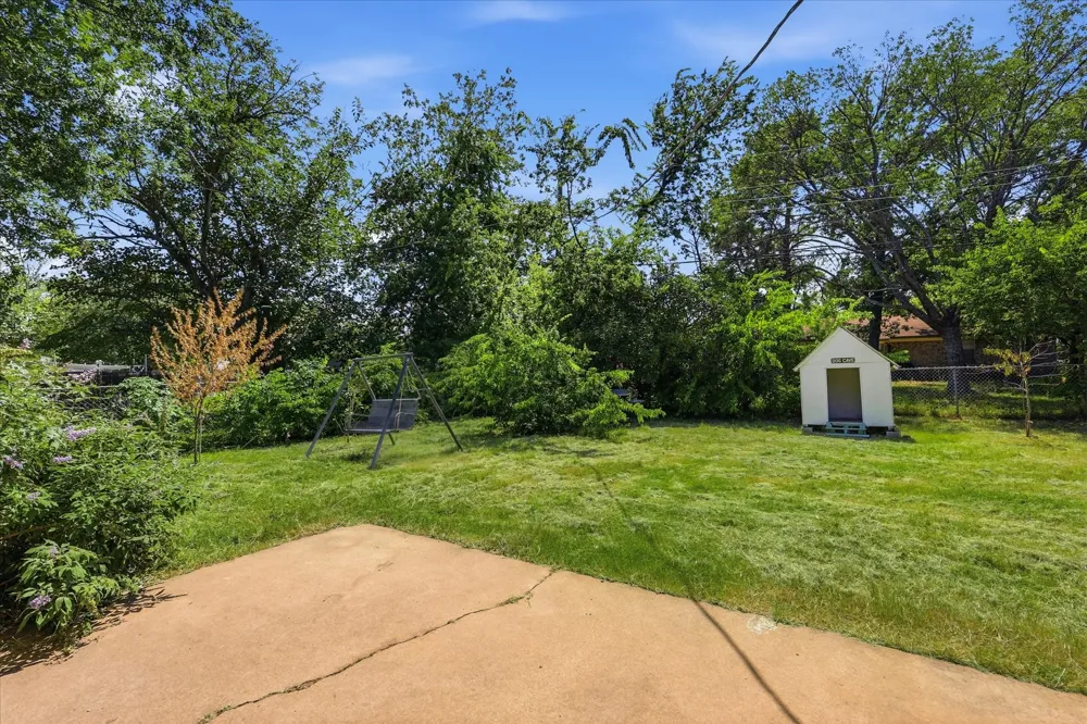 6609 Emily Drive Watauga, TX 76148