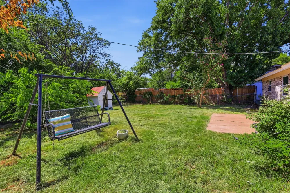6609 Emily Drive Watauga, TX 76148