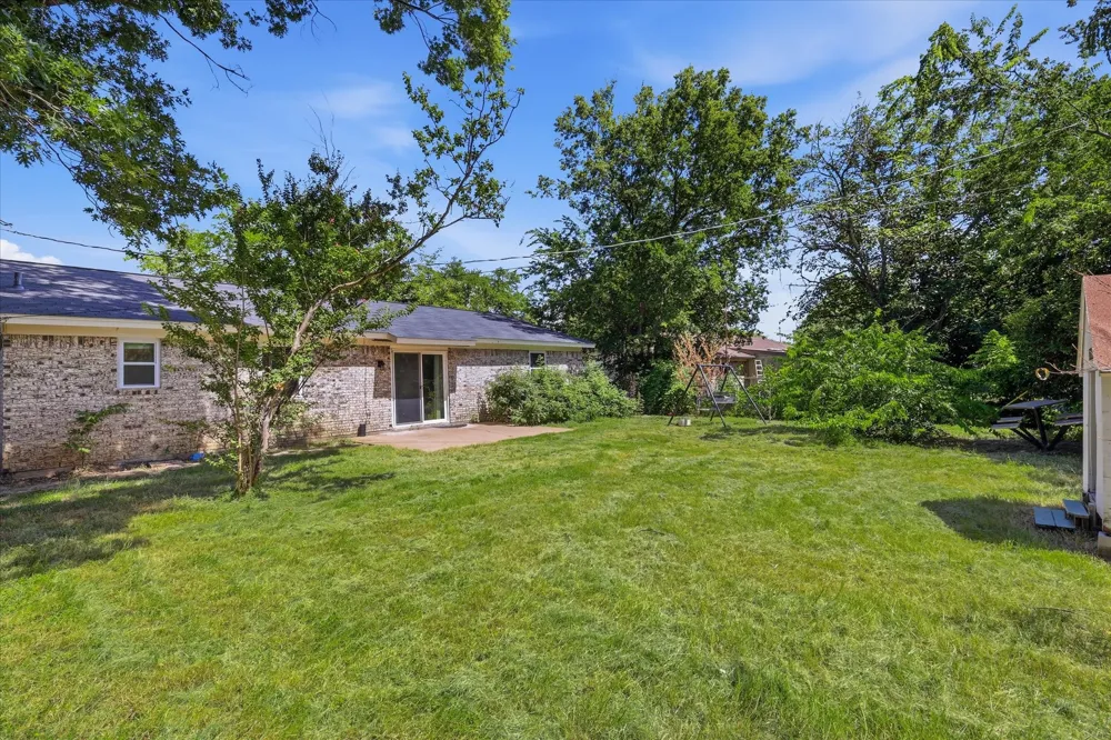 6609 Emily Drive Watauga, TX 76148