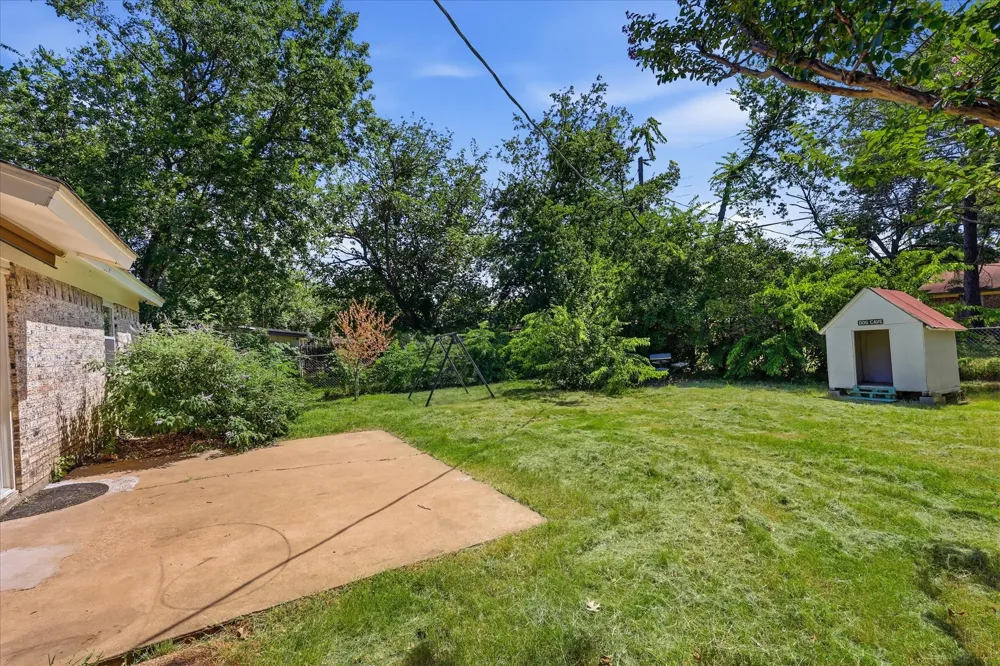 6609 Emily Drive Watauga, TX 76148