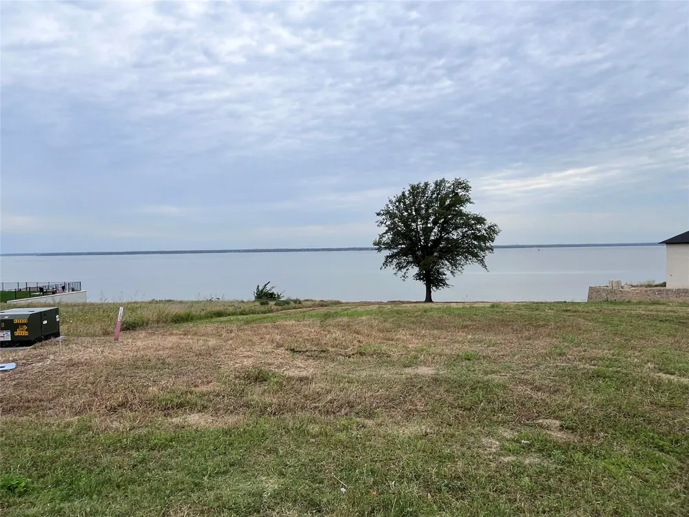 1564 Shoreline Drive Mabank, TX 75143