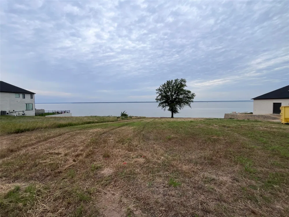 1564 Shoreline Drive Mabank, TX 75143