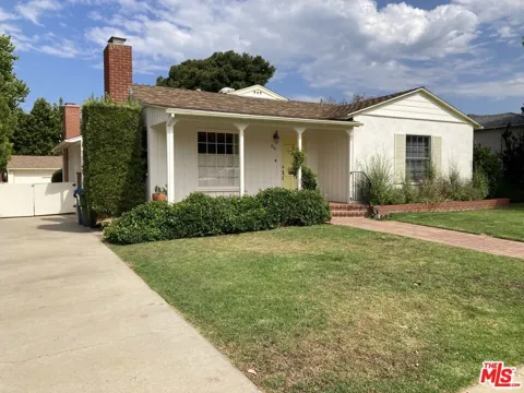 619 El Medio Avenue
