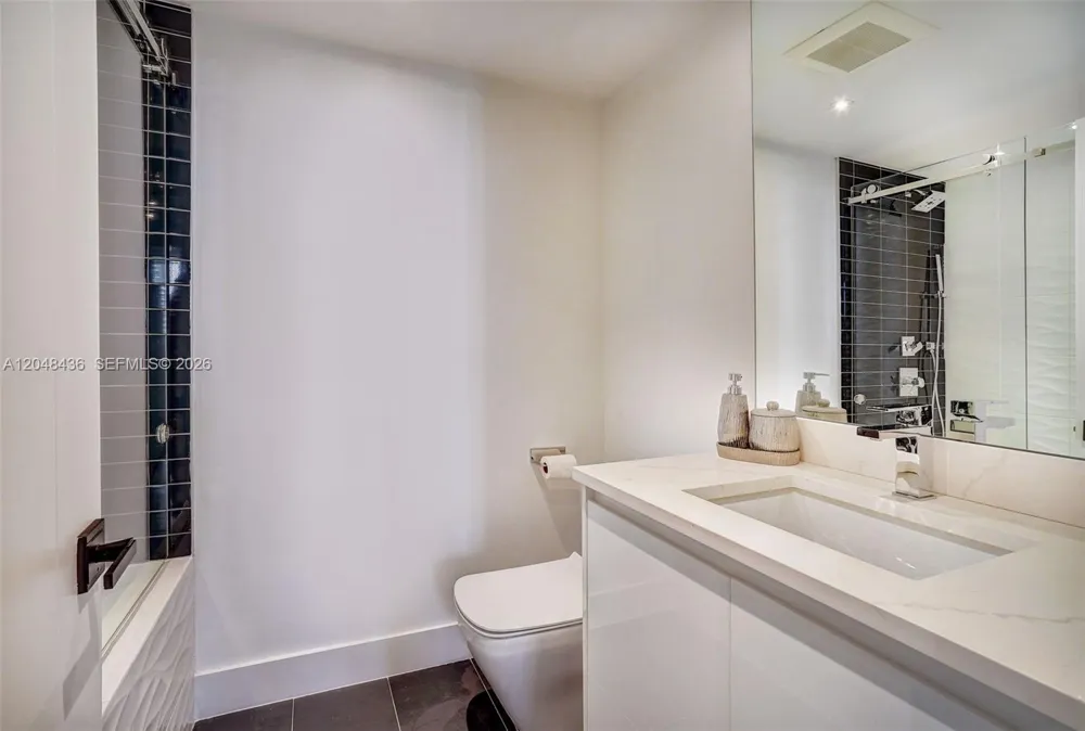 20191 E Country Club Dr #802 Aventura, FL 33180