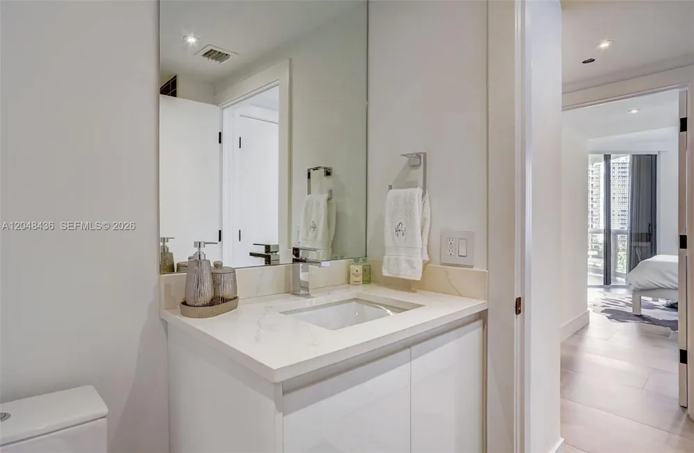 20191 E Country Club Dr #802 Aventura, FL 33180