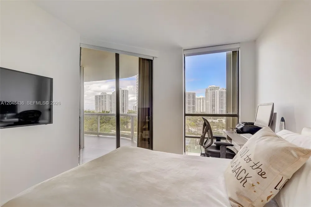 20191 E Country Club Dr #802 Aventura, FL 33180