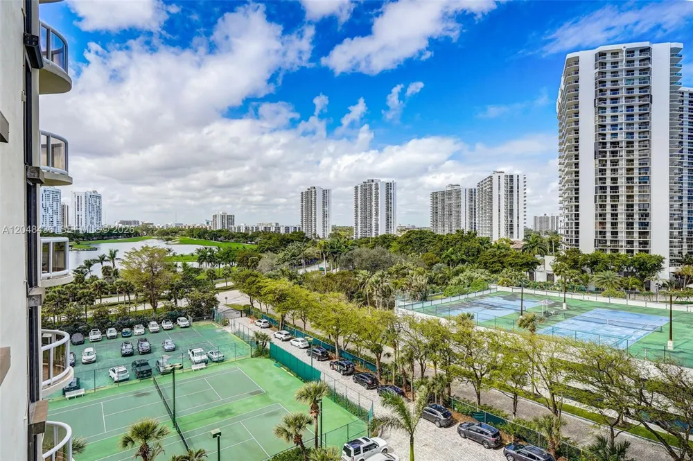 20191 E Country Club Dr #802 Aventura, FL 33180