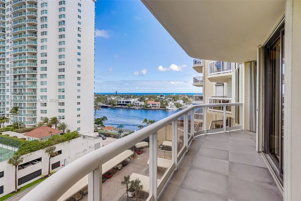 20191 E Country Club Dr #802 Aventura, FL 33180