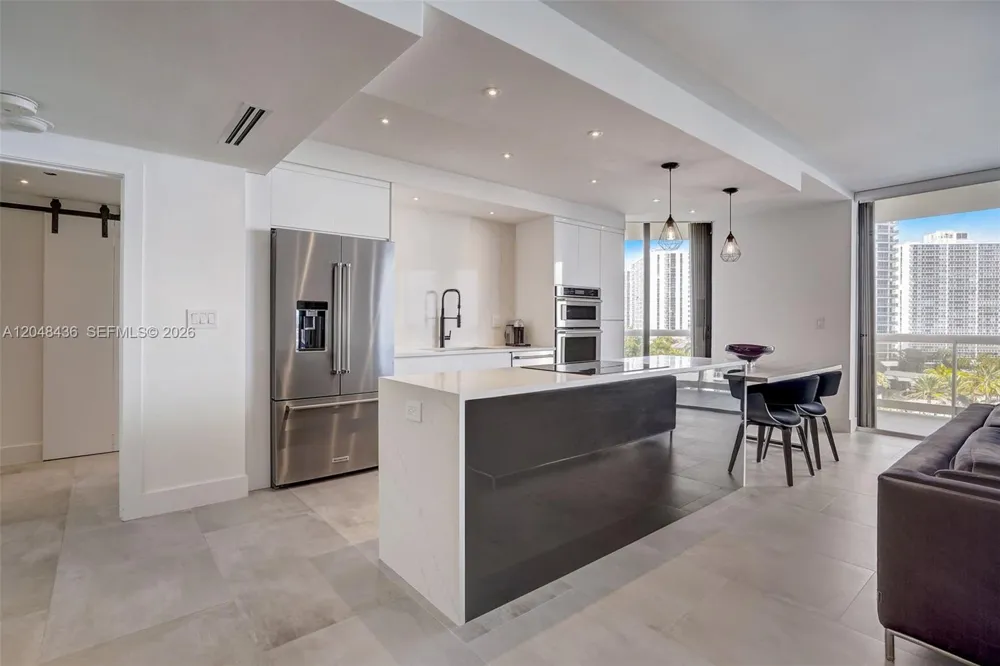 20191 E Country Club Dr #802 Aventura, FL 33180