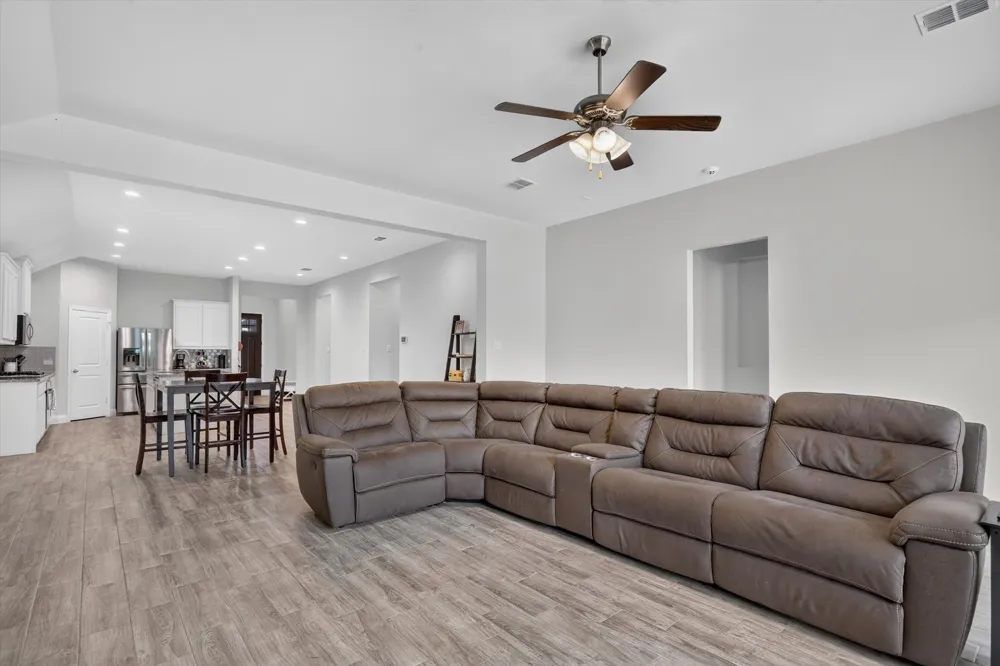1233 Collett Sublett Road Kennedale, TX 76060