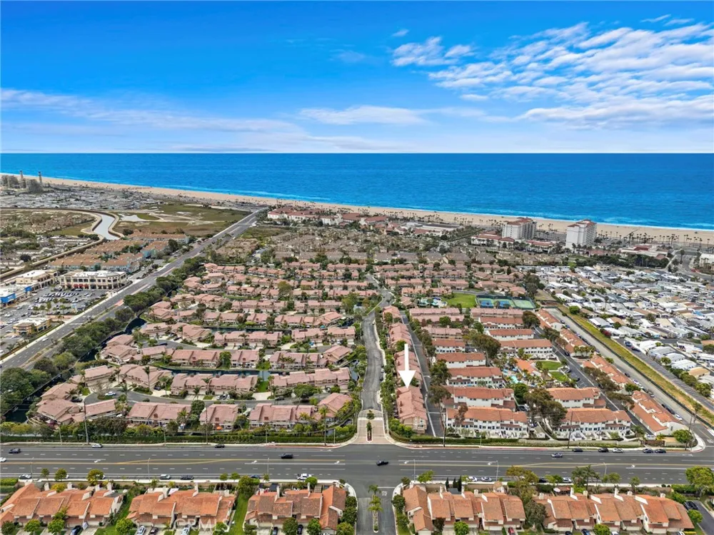 21038 Poolside Huntington Beach, CA 92648