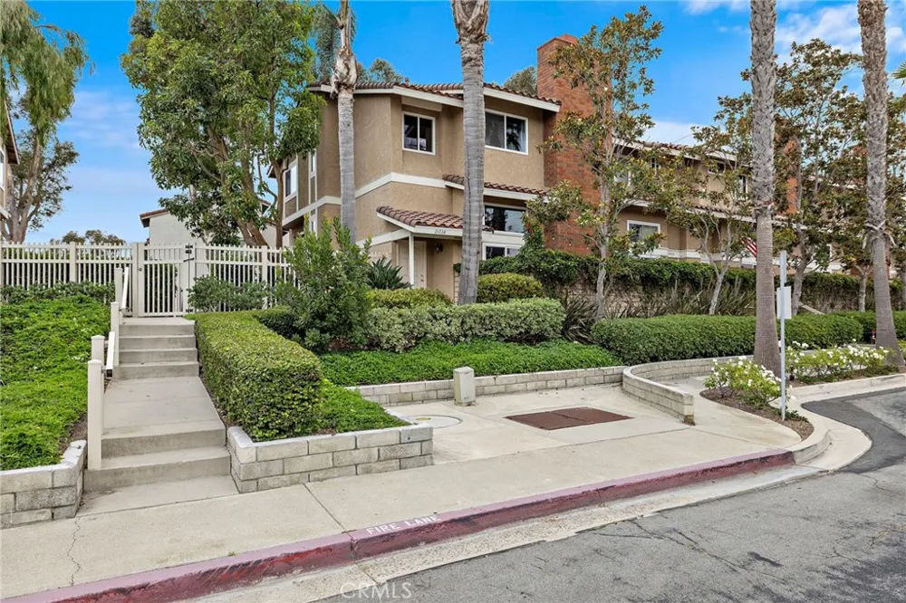 21038 Poolside Huntington Beach, CA 92648